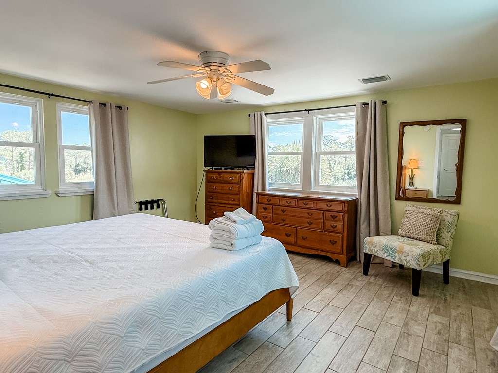 509 W Sawyer St, St. George Island 32328