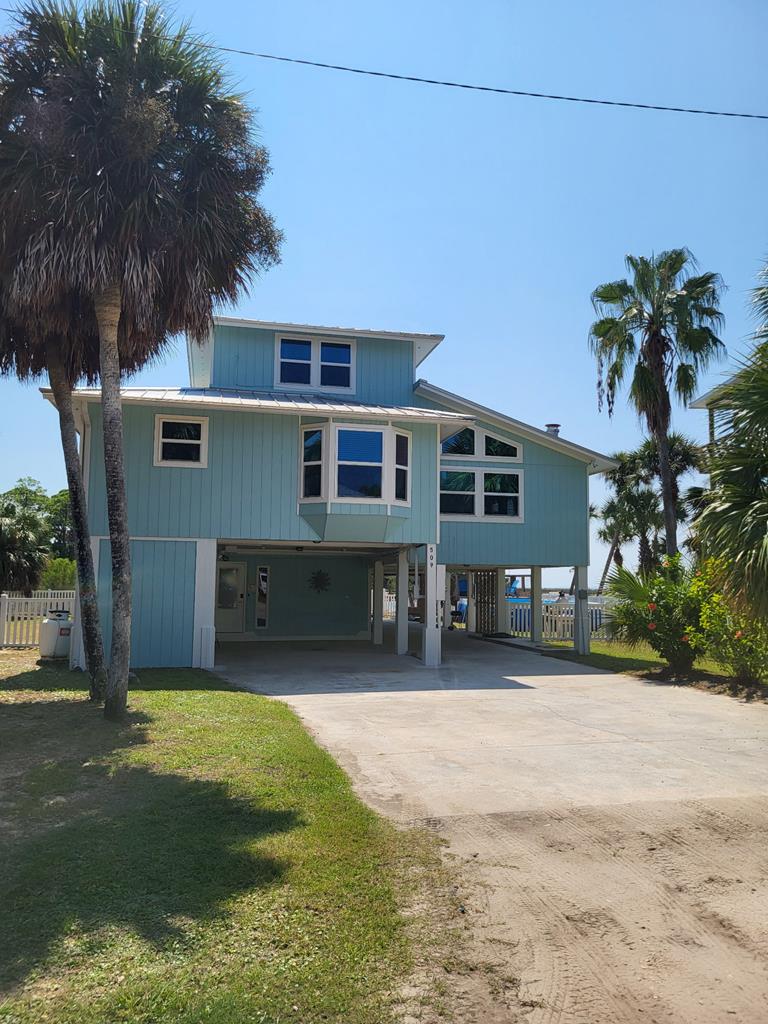 509 W Sawyer St, St. George Island 32328