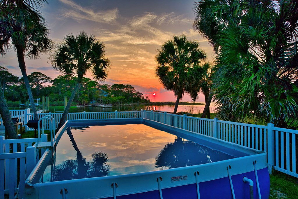 509 W Sawyer St, St. George Island 32328