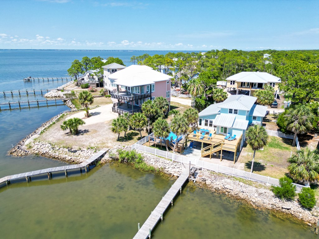 509 W Sawyer St, St. George Island 32328