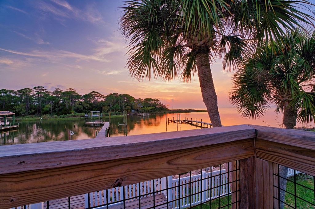 509 W Sawyer St, St. George Island 32328
