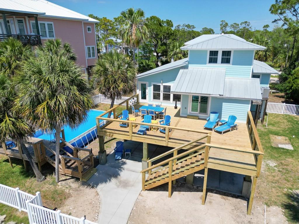509 W Sawyer St, St. George Island 32328