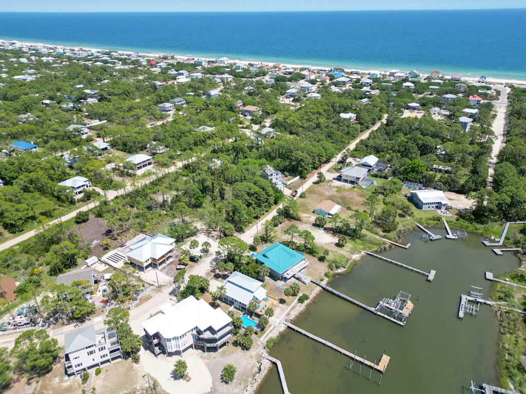 509 W Sawyer St, St. George Island 32328