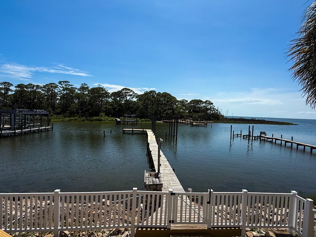 509 W Sawyer St, St. George Island 32328