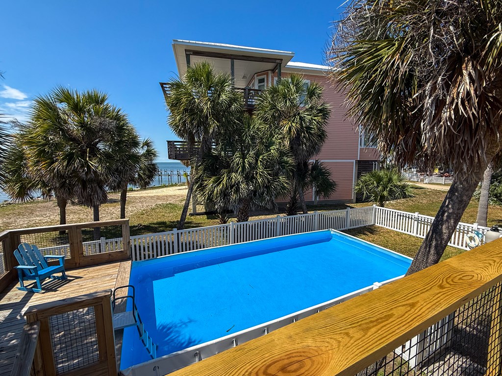 509 W Sawyer St, St. George Island 32328