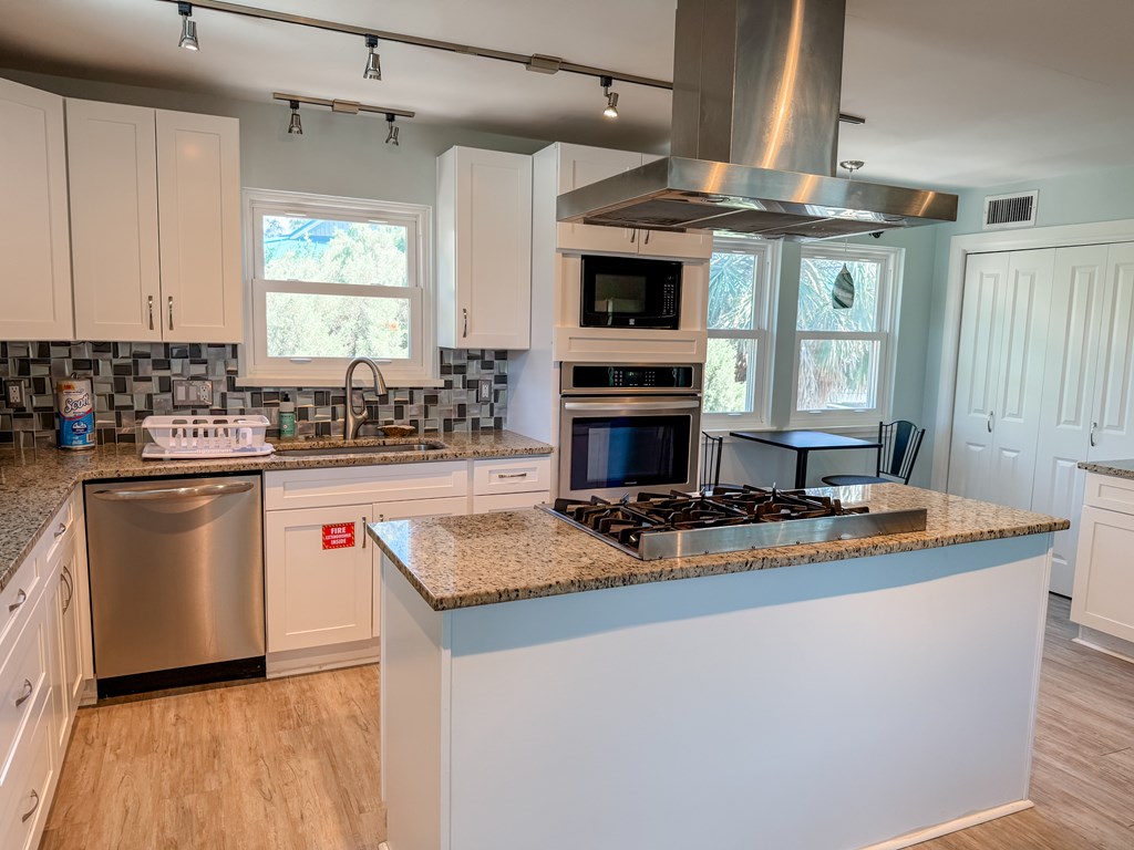 509 W Sawyer St, St. George Island 32328