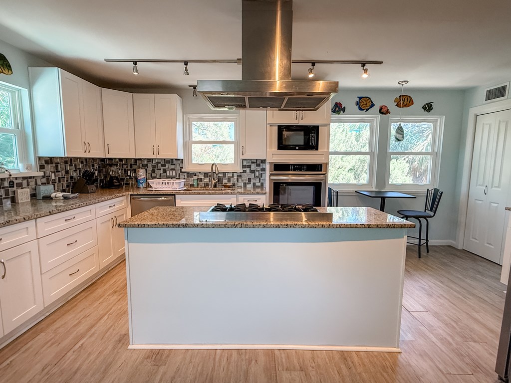 509 W Sawyer St, St. George Island 32328