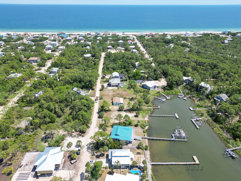 509 W Sawyer St, St. George Island 32328