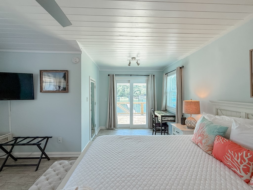 509 W Sawyer St, St. George Island 32328