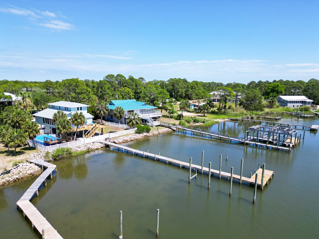 509 W Sawyer St, St. George Island 32328