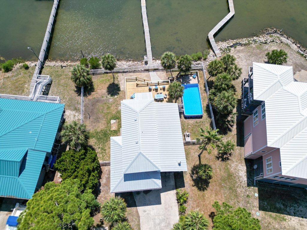509 W Sawyer St, St. George Island 32328