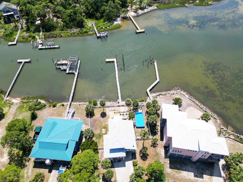 509 W Sawyer St, St. George Island 32328