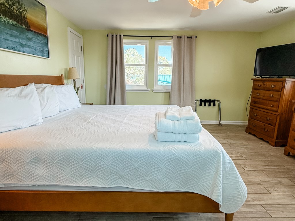 509 W Sawyer St, St. George Island 32328