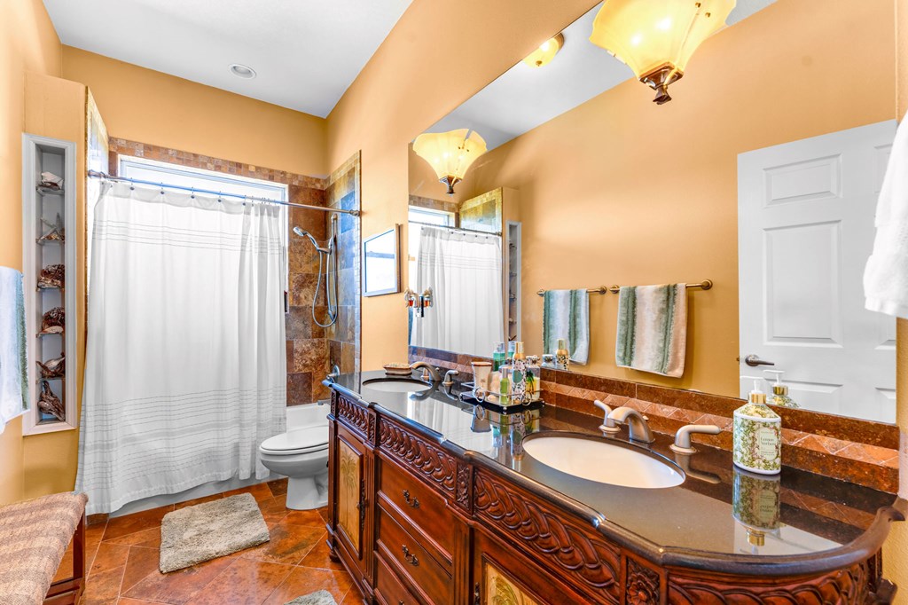 1065 W Gorrie Dr, St. George Island 32328