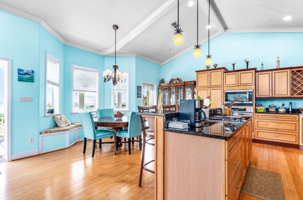1065 W Gorrie Dr, St. George Island 32328