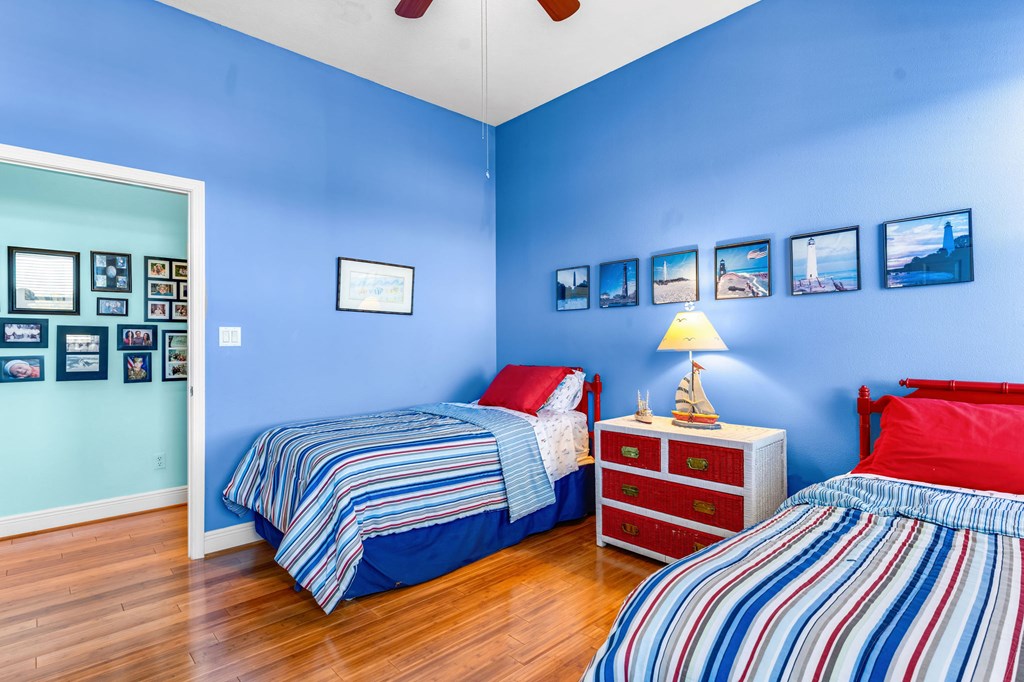 1065 W Gorrie Dr, St. George Island 32328