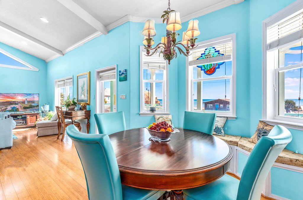 1065 W Gorrie Dr, St. George Island 32328