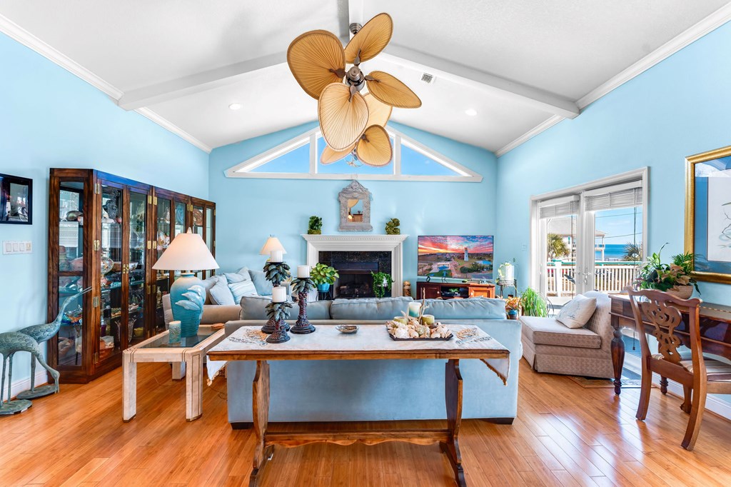 1065 W Gorrie Dr, St. George Island 32328