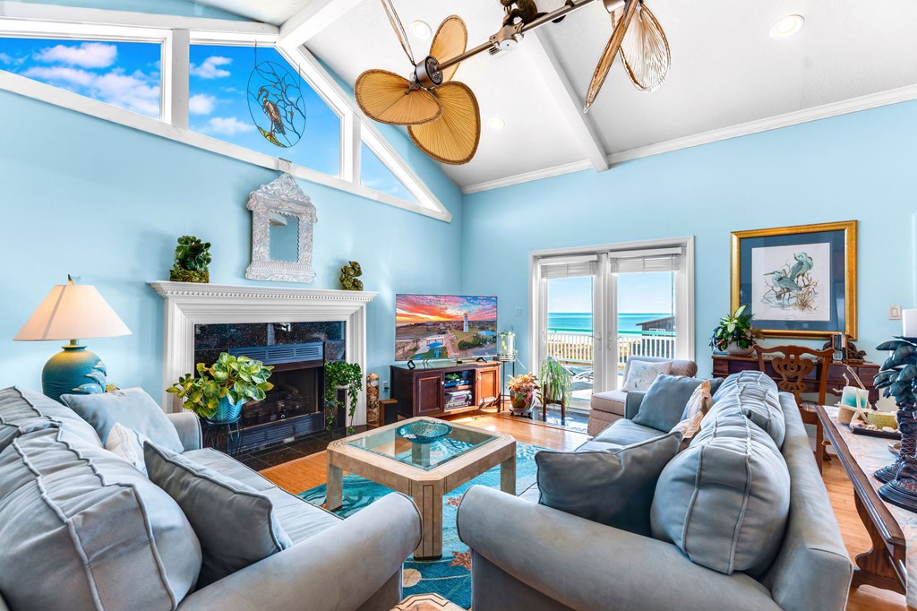 1065 W Gorrie Dr, St. George Island 32328