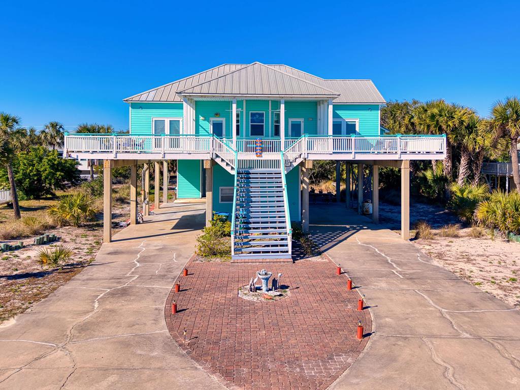 1065 W Gorrie Dr, St. George Island 32328