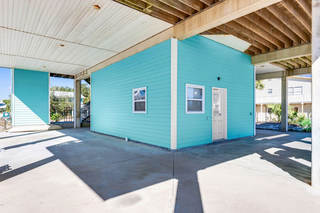 1065 W Gorrie Dr, St. George Island 32328