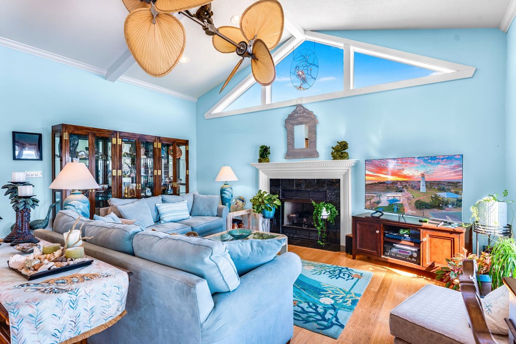 1065 W Gorrie Dr, St. George Island 32328