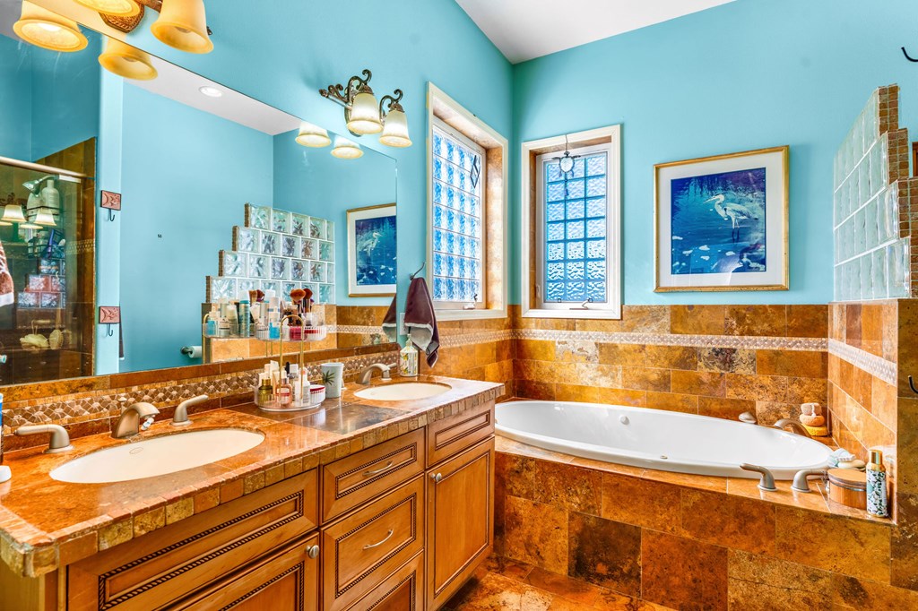 1065 W Gorrie Dr, St. George Island 32328