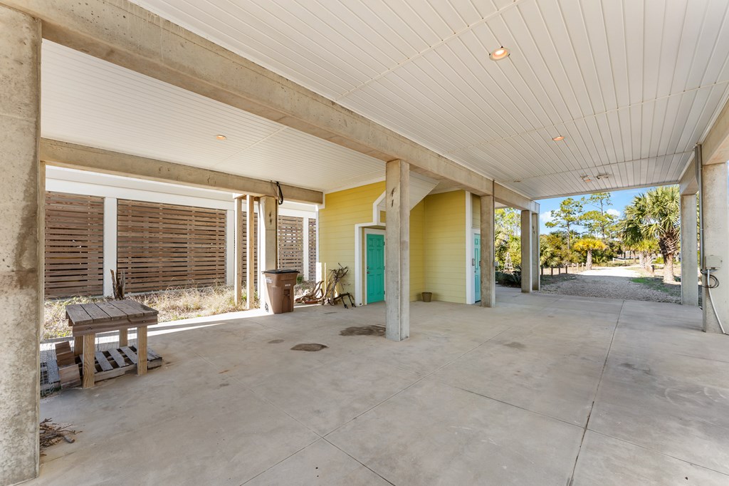 734 Indian Pass Rd, Port St. Joe 32456