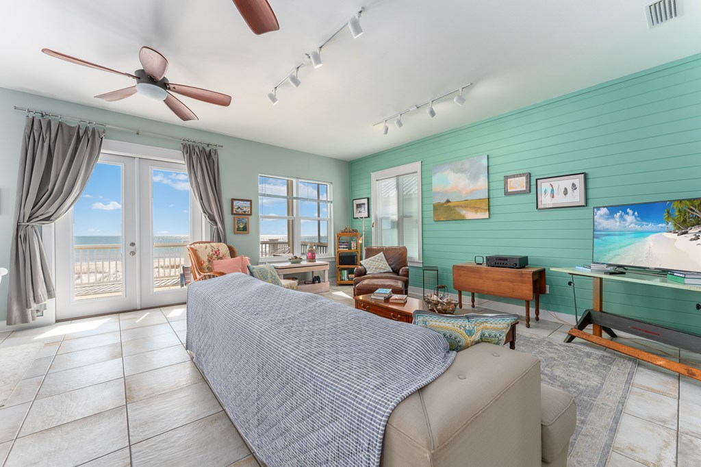734 Indian Pass Rd, Port St. Joe 32456