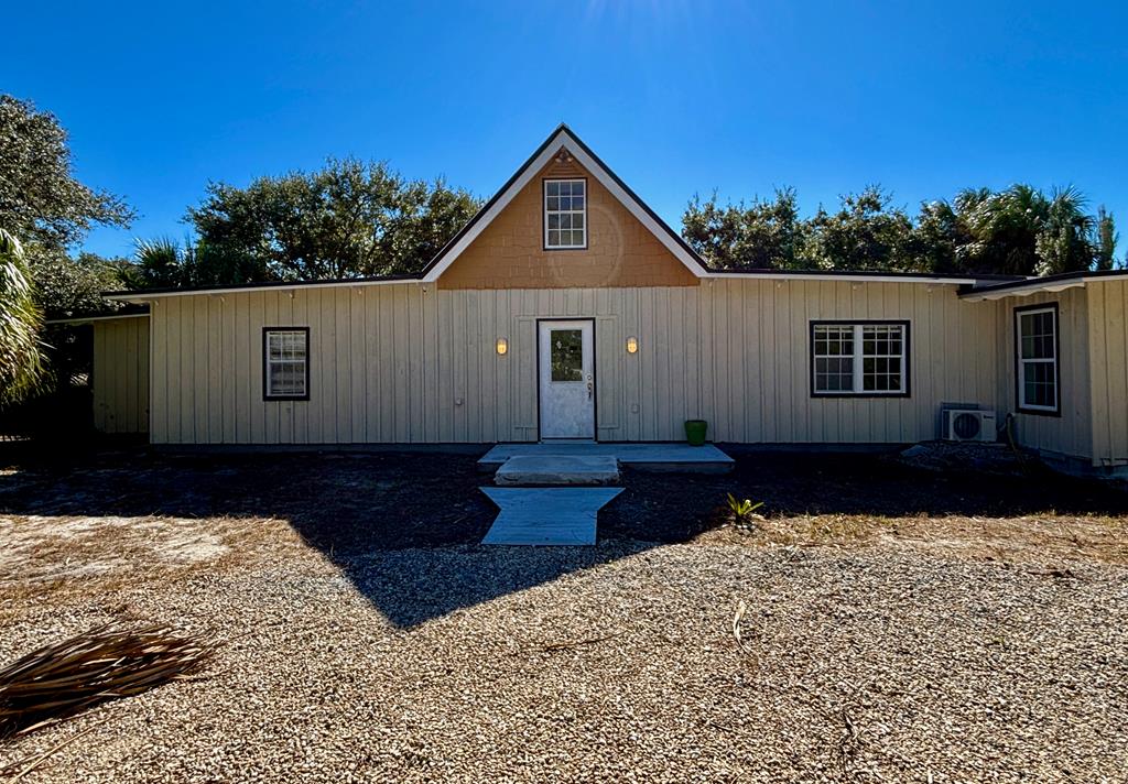316 W Pine Ave, St. George Island 32328