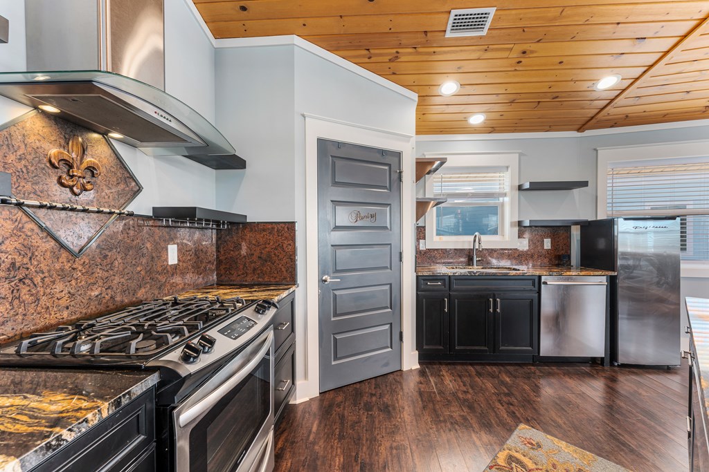 118 Canal Pkwy, 32456