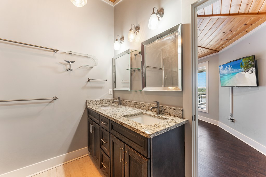 118 Canal Pkwy, 32456