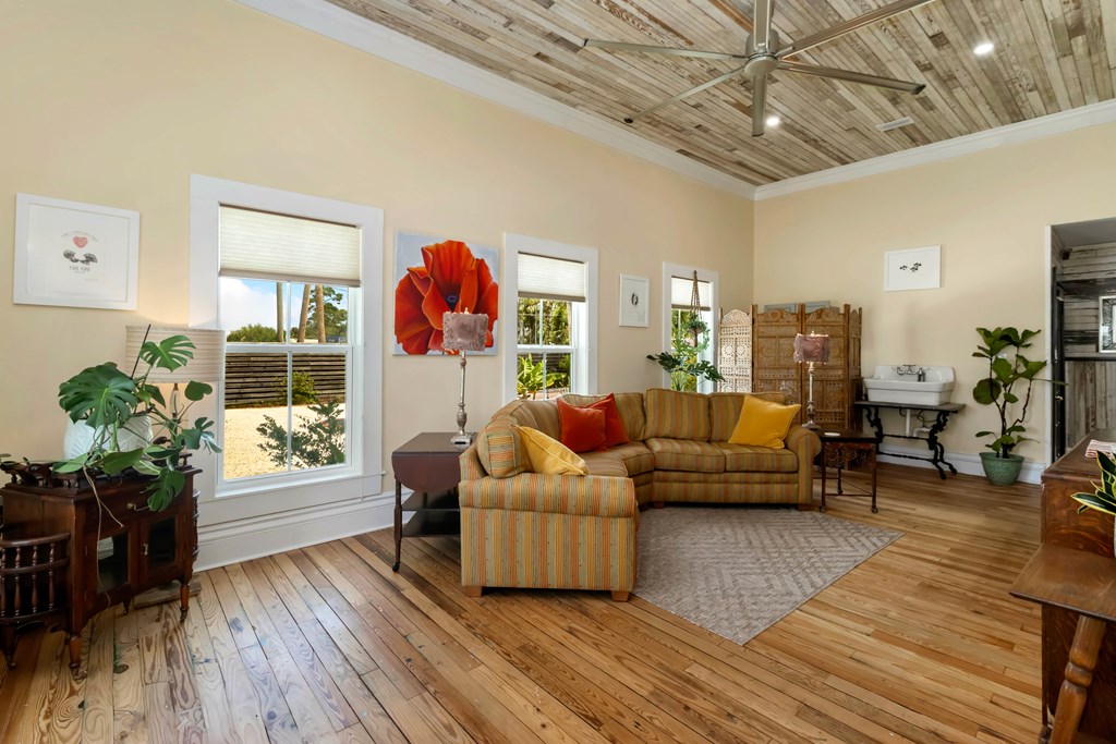 201 8th St, Port St. Joe 32456