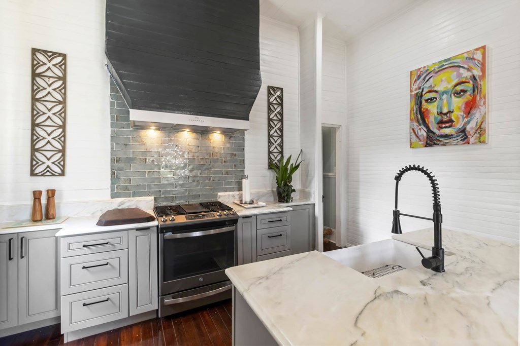 201 8th St, Port St. Joe 32456