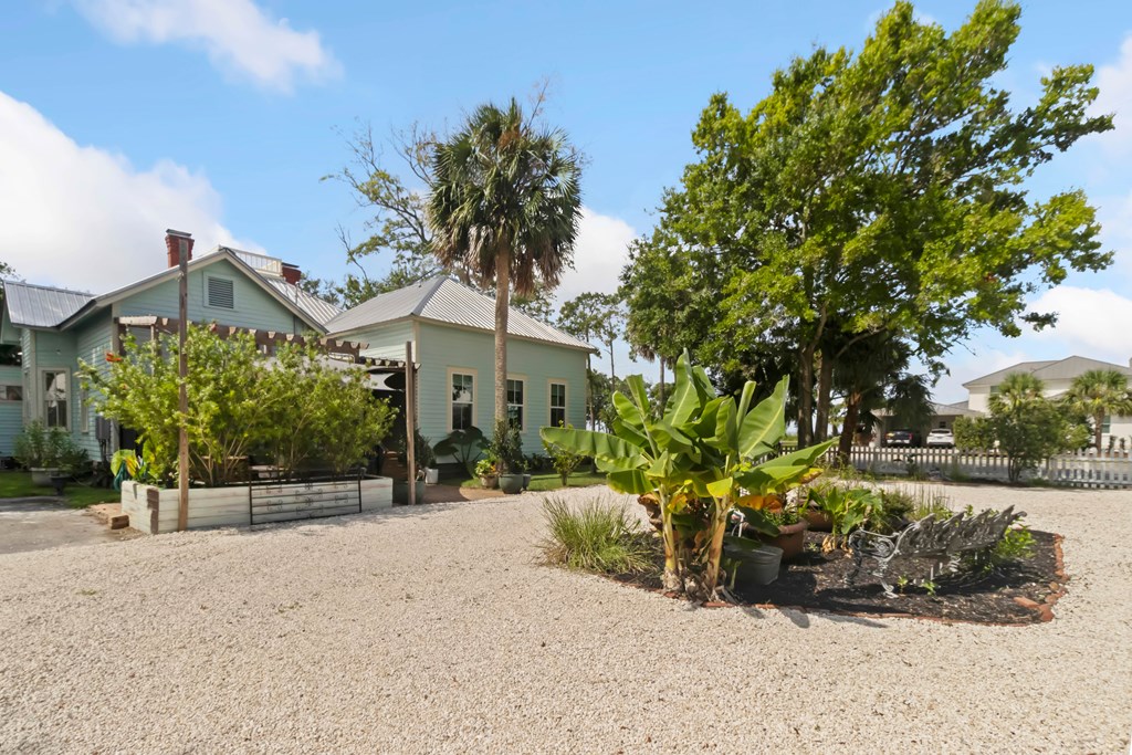 201 8th St, Port St. Joe 32456