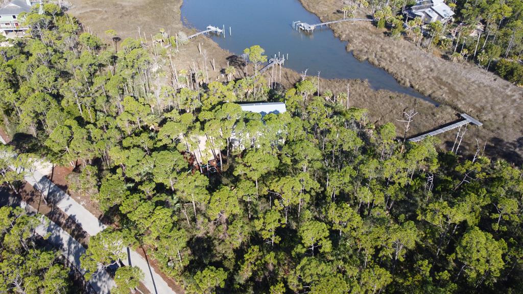 1909 Smugglers Cove Rd, St. George Island 32328