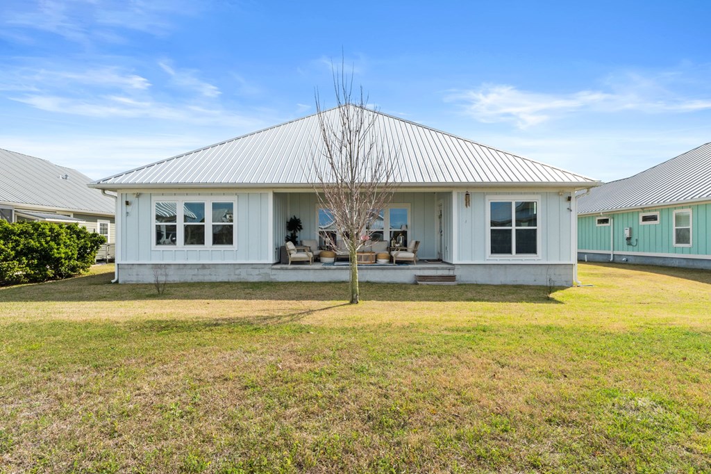111 St Christopher St, 32456