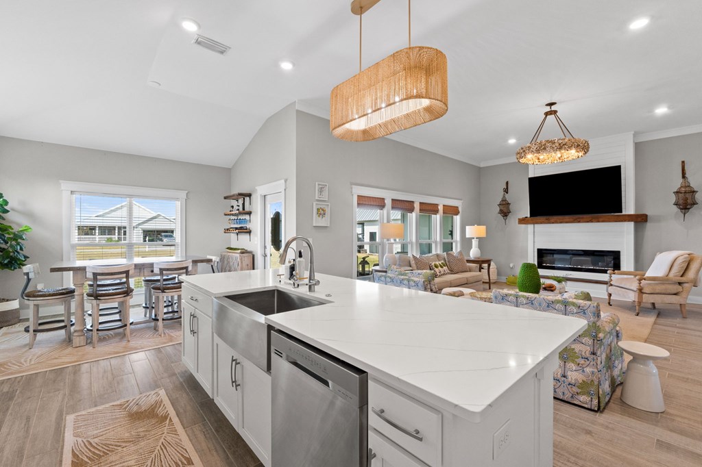 111 St Christopher St, 32456