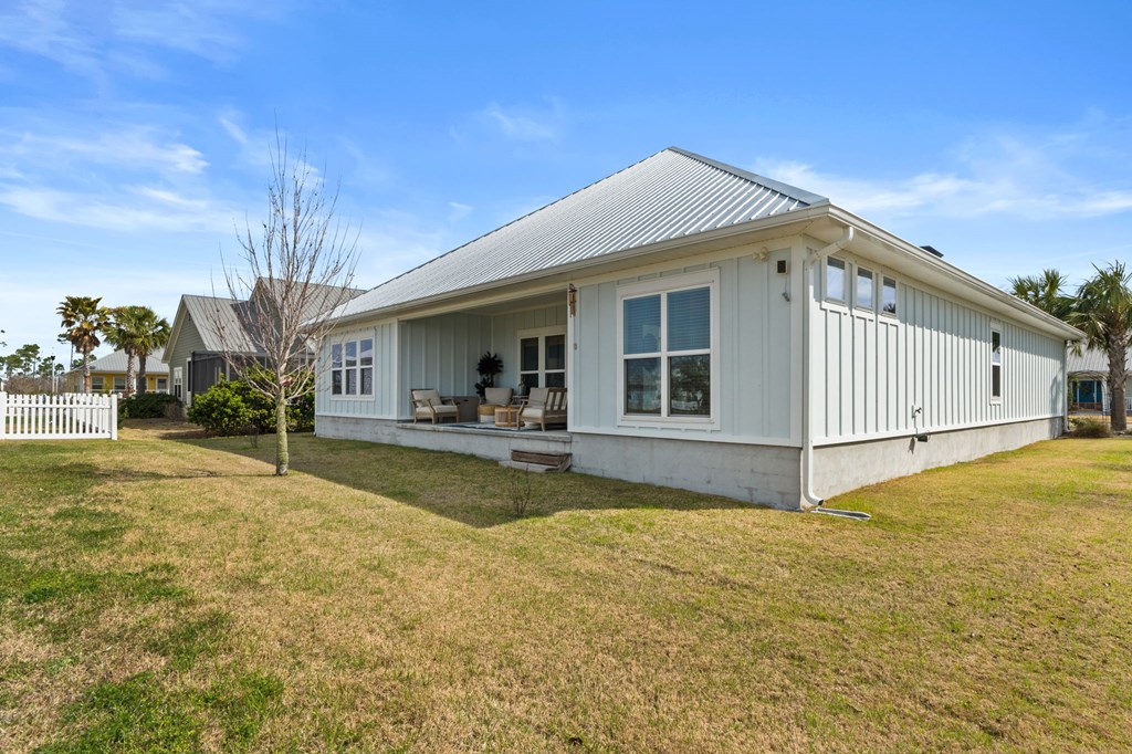 111 St Christopher St, 32456