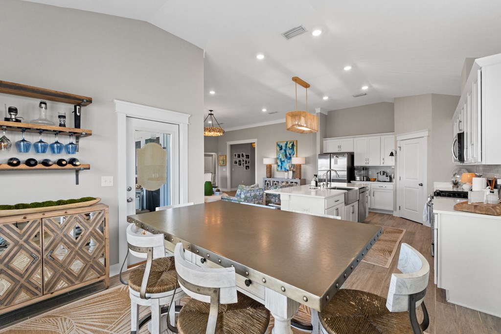 111 St Christopher St, 32456