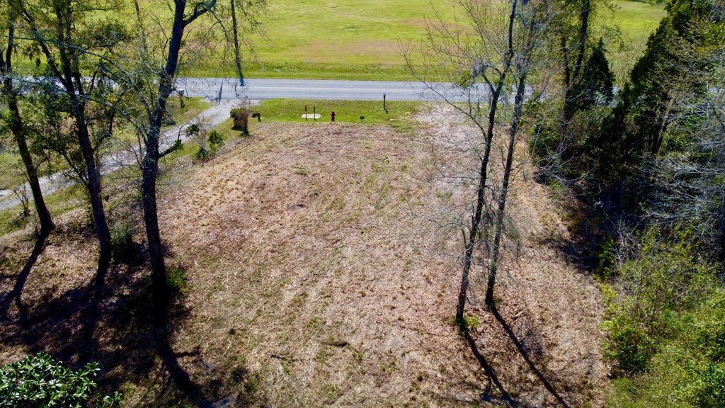 703 W River Rd, 32465