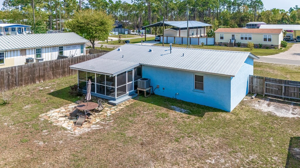 561 Welton Dr, Port St. Joe 32456