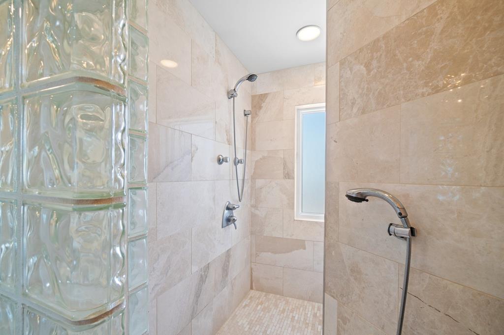 163 Seacliff Dr, 32456