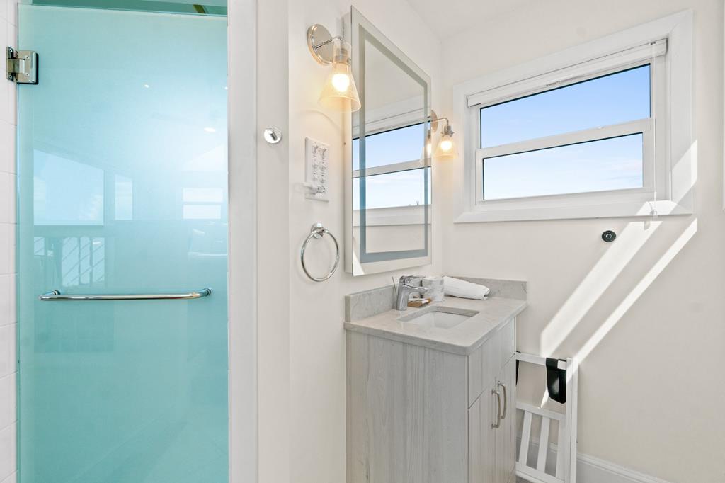 163 Seacliff Dr, 32456