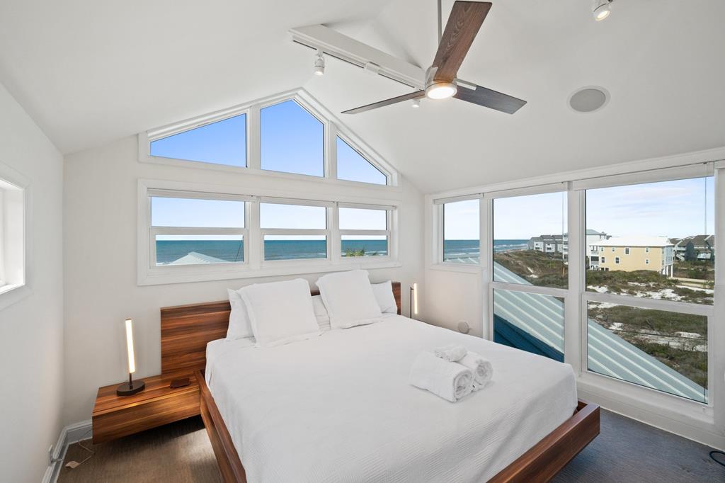 163 Seacliff Dr, 32456