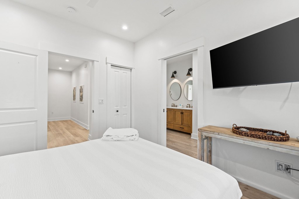 5720 Gulf Front Dr, 32456