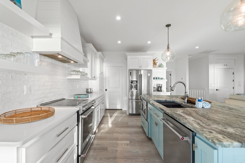 5720 Gulf Front Dr, 32456