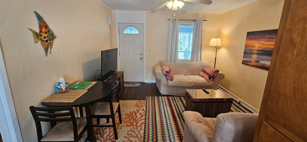 15-3 Collins Ave, 32323