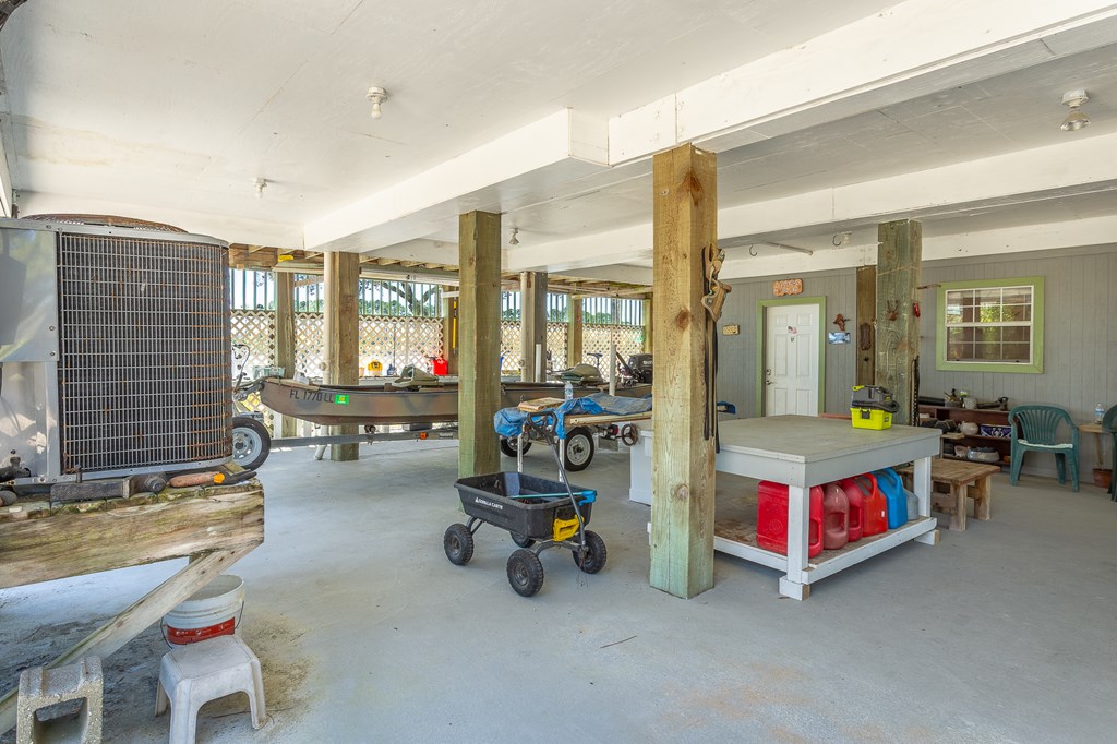 433 River Rd, 32322