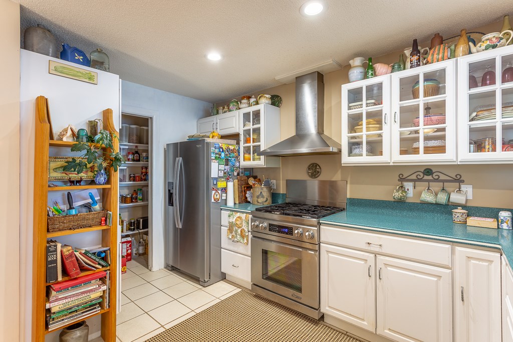 433 River Rd, 32322
